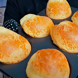 Brazilian Pão de Queijo (Brazilian Cheese Bread)