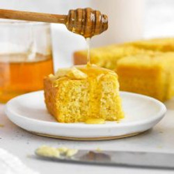 Gluten-free Cornbread (moist &amp; Fluffy!)