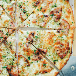Bistro Pizza With Broccoli And Canadian Bacon