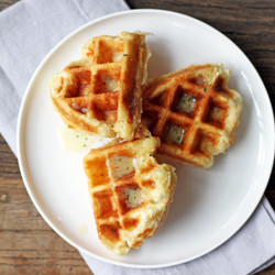 Red Lobster Biscuits In The Waffle Iron