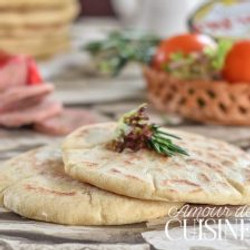 Pain Pita De La Cuisine Libanaise À La Poele