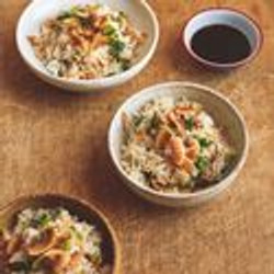 Fragrant coconut rice with sizzling spring onions (Ottolenghi)