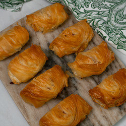 Pesto Mozzarella Filo Buns