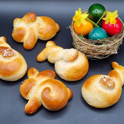 Osterhefegebäck (häsle À La Tante Luise)