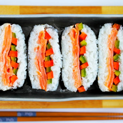 Onigirazu – Buntes Sushi Sandwich Mit Räucherlachs