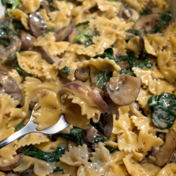 Creamy Garlic Mushroom Pasta