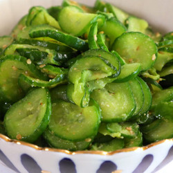 Sautéed Cucumbers (oi-bokkeum: 오이볶음)