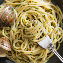 Spaghetti Alle Vongole (Clam Sauce)