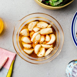 Spicy Pickled Garlic