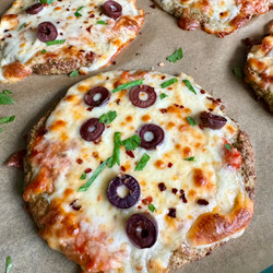 Food Processor Broccoli Crust Pizzette