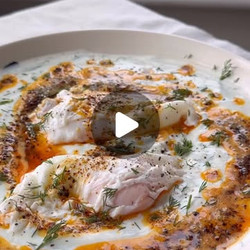 Turkish Eggs (cilbir)