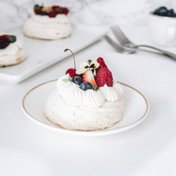 Aquafaba Mini Berry Pavlovas