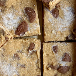 4-ingredient Brown Butter Chocolate Chunk Shortbread Recipe