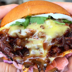 *Vegan* Bbq Pulled "Pork" Burger