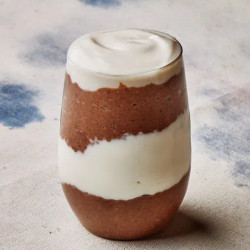 Chocolate-cashew Chia Pudding