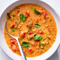 Slow Cooker Creamy Tomato Lentil Soup