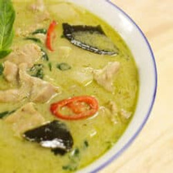 Green Curry Chicken แกงเขียวหวาน (gaeng Keow Waan)
