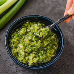 Chinese Ginger Scallion Sauce (姜葱酱)