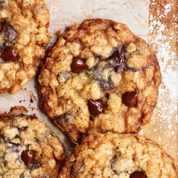 Chewy Oatmeal Chocolate Chip Cookies