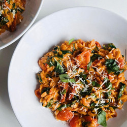Harissa-mascarpone Orzo Met Spinazie