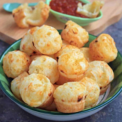 Pão De Queijo | Brazilian Cheese Bread