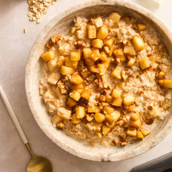 One Pot Apple Cinnamon Oatmeal