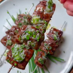 Garlic Rosemary Steak Skewers