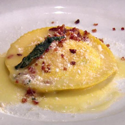 Raviolo Al' Uovo