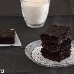 Brownie Fitness De Plátano Sin Azúcar Y Sin Harina: Receta Saludable Para Un Capricho De Chocolate