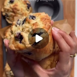 Bakery-style Blueberry Muffins