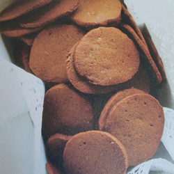Ginger Snaps -Zoe