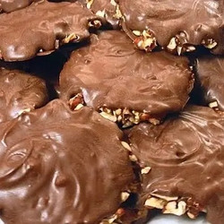 Homemade Turtle Candy With Pecans And Caramel - Ushnet