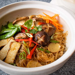 Claypot Glass Noodles (Vegan) - Pak Ob Woonsen