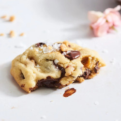 Kitchen Sink Cookies (panera Copycat)