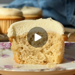 Almond Wedding Cupcakes