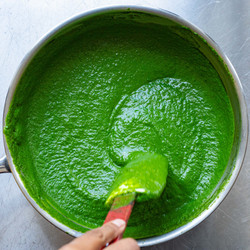 Super Greens &amp; Garlic Sauce