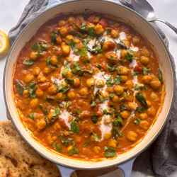 Chickpea And Spinach Curry