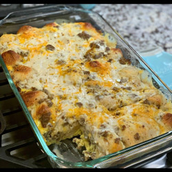 Biscuits &amp; Gravy Breakfast Casserole