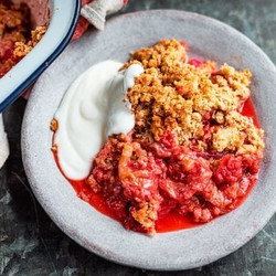 Rhubarb And Strawberry Crumble