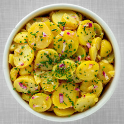 Wiener Kartoffelsalat (Viennese potato salad)