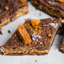 Cookie Butter Chocolate Bark {with Potato Chips}