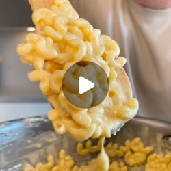 The Easiest And Creamiest Mac And Cheese