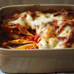 Baked Pasta Shells Filled With Cheese