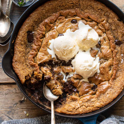Crinkle Top Chocolate Peanut Butter Skillet Blondies