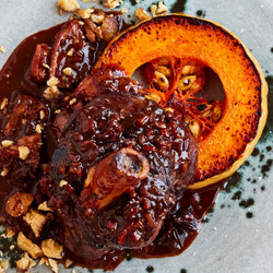 Cordero Chukulati – Slow And Low Lamb Shanks And Chocolate