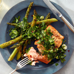 Broiled Salmon And Asparagus With Herbs