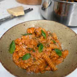 One Pot Creamy Tomato Chicken Pasta