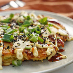 Okonomiyaki – Japansk Vitkålspannkaka