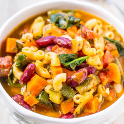Easy 30-minute Minestrone Soup (better-than-olive-garden-copycat)