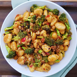 Pan Fried Gnocchi With Broccoli And Chickpea Crumble